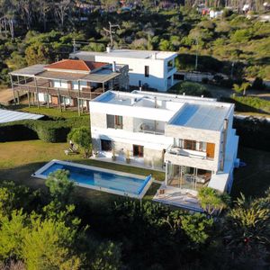 Venta Casa Tio Tom. Punta Del Este. 4 Dormitorios , 4 Baños