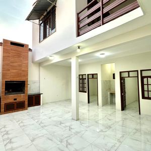 Casa En Venta Sobre El 4to Anillo - Av. Paragua