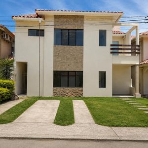 Casa En Venta En Remanso De 4 Dormitoriosbava