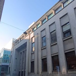 Venta Oficina Ciudad Vieja Sobre 25 De Mayo