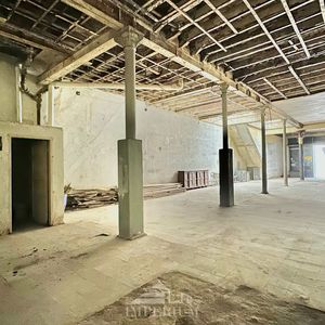 Venta - Edificio De Gran Potencial Cultural O Comercial En Ciudad Vieja