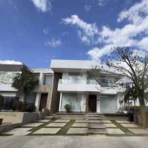 Hermosa Casa En Venta En Condominio La Colina