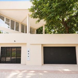 En Alquiler Locales Comerciales Zona Norte Av. Radial 27 Y 4to Anillo