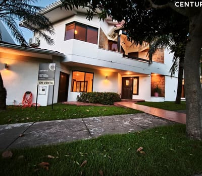 Casa En Venta En 6to Anillo Zona Norte