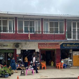 En Venta | Casa Comercial Con Ingresos Mensuales En Mercado Los Pozos