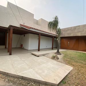 Casa De 1 Planta En Venta En Zona Norte Condominio Ciudad Jardin