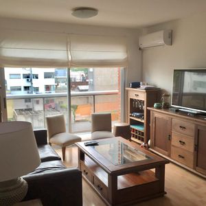 Alquilo Apto Pocitos  1 Dorm. Sobre Av Sarmiento 