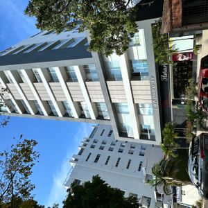 Alquiler Amoblado 2 Suites Con Balcones En Condominio Condado 4