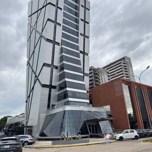 Amplia Y Cómoda Oficina Con 2 Ambientes.