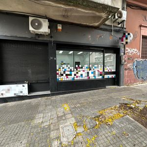 Oportunidad De Inversión: Locales Y Apartamento En Pocitos