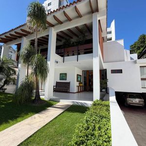 Casa De Lujo Amoblada En Alquiler, Centro