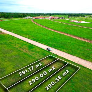 Terreno En Venta  En Urbanizacion Cerrada La Herradura Sobre Av Virgen De Cotoca