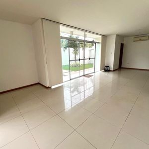 En Venta De Ocasión Hermosa Casa En Condominio Las Palmas II