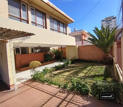 Casa De Ubicación Premium, Zona Recoleta 415 M2