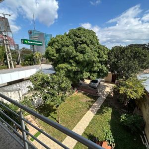 Casa Comercial Sobre Avenida En Venta