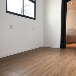 Excelente Oficina Totalmente Reciclada A Nuevo. Con Renta
