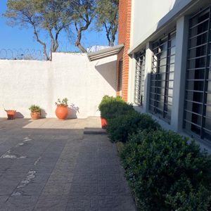 Ideal Rentista. Local Para Depósito + 3 Casas Con Renta