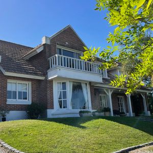 Clasica Casa En El Barrio Privado Carmel