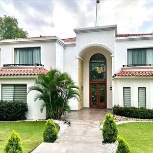 Casa Amoblada En Alquiler, Cond, Floresta Del Urubo