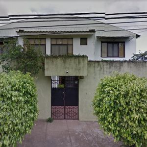 Oficinas Bien Ubicadas, 9 Ambiente, 2 Areas Multifuncionales Dos Plantas Garaje 