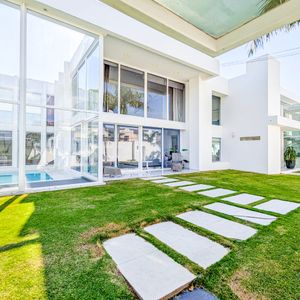 Casa De Lujo En Venta Zona Oeste 