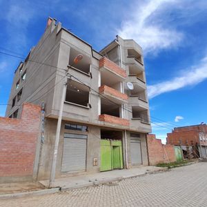 Casa Multifamiliar De 6 Pisos En Venta En El Alto Urb. 14 De Septiembre Ventilla