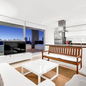 Venta Con Alquileres Apto 3 Dorm, 3 Baños, Balcón Y Garage Doble En Playa Brava