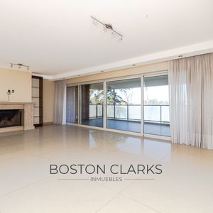 Apartamento En Alquiler De Tres Dormitorios Con Terraza Y Parrillero En Carrasco