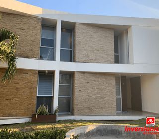Hermosa, Amplia Y Cómoda Casa En Venta De 3 Dormitorios En Zona Norte