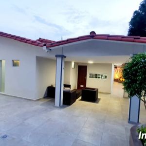 Amplia Y Acogedora Casa En Venta