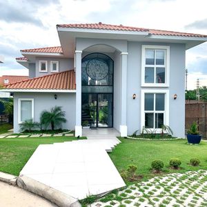 En Venta! Espectacular Casa En Condominio En El Urubó