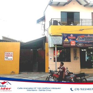 Casa En Venta En Zona Céntrica: A 1 Cuadra De La Plaza De Montero