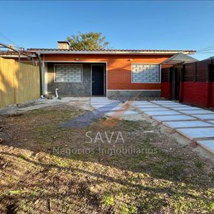 Alquiler Local Comercial 3 Ambientes En Carrasco Norte! Cochera Incluida