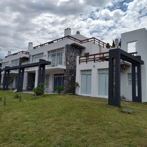 Apartamento Tipo Duplex Manantiales