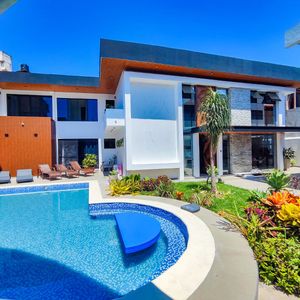 Casa De Lujo En Venta En Equipetrol.