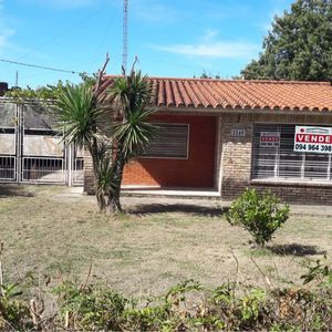 Terreno Con Casa + Apartamento  Av Bolivia  