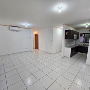 En Alquiler! Casa De 3 Dormitorios En Condominio En Zona Norte