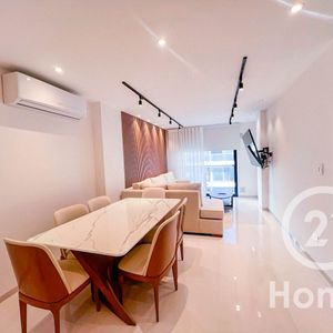 Departamento De 2 Dormitorios Totalmente Amoblado En Equipetrol, En Venta.