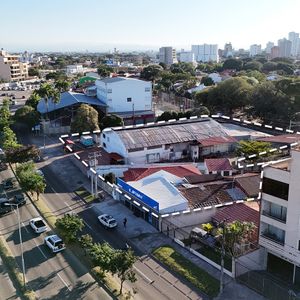 Terreno Comercial Con Galpon