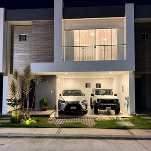 Venta De Casa De 3 Dormitorios – Jardines Del Norte V, 8vo Anillo