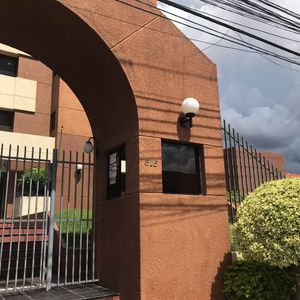 Hermoso Departamento Entre 1er Y 2do Anillo Zona Sur