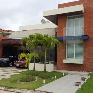 Casa En Venta En Colinas Del Urubo