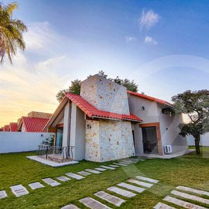 Casa En Venta De 5 Dormitorios En Urbanización Palmas Del Norte