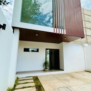 Hermosas Casas A Estrenar  Av. Alemana Entre 2do Y 3er Anillo