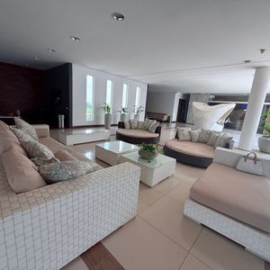 Monoambiente Amoblado En Alquiler – Equipetrol