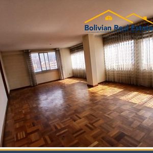  En Venta – Amplio Y Soleado Departamento En Plena Av. Arce, Sopocachi