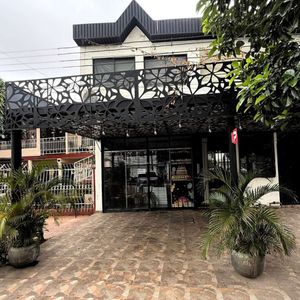 Casa En Venta ¡potencial Comercial Ilimitado En El Corazón De Santa Cruz! 