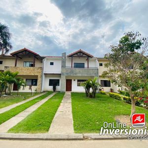 Hermosa Casa En Venta En Zona Este Km 8 1/2 A Cotoca