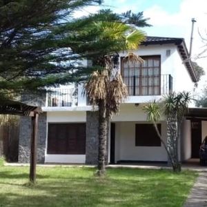 Casa Con Piscina En Playa Grande, Piriápolis