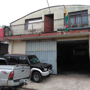 Casa De Dos Planta En Venta/anticretico Sup. 250 Mts2